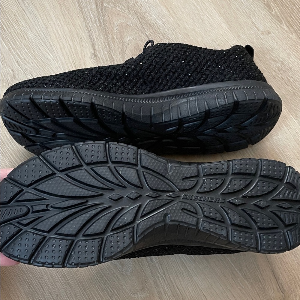BRAND NEW Skechers Black Knit Sneakers - Picture 2 of 4